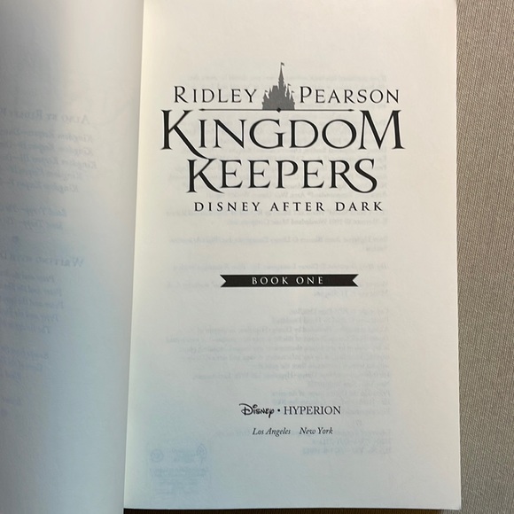 📚2/$6 Disney After Dark #1 in Kingdom Keepers… - Picture 8 of 12